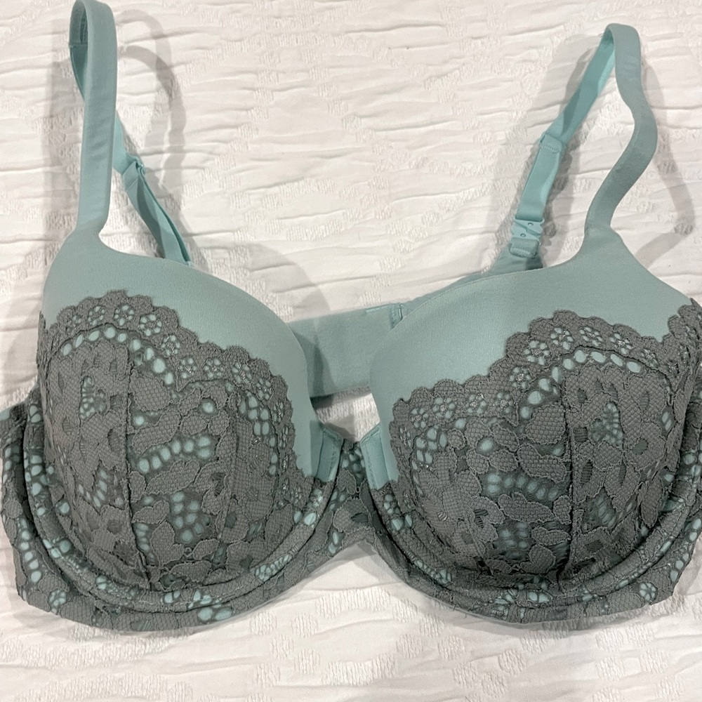 Victoria secret adjustable cross back in 36C